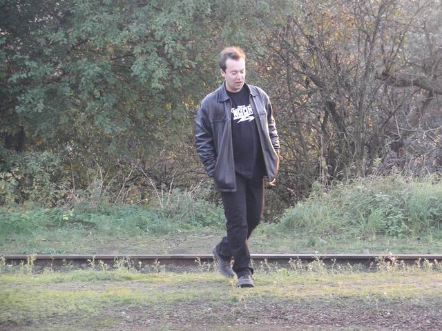 Přechod přes koleje zakázán