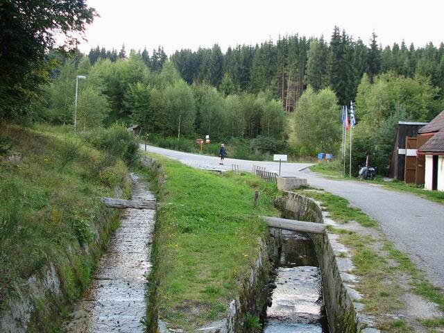 Schwarzemberský kanál - křižovatka