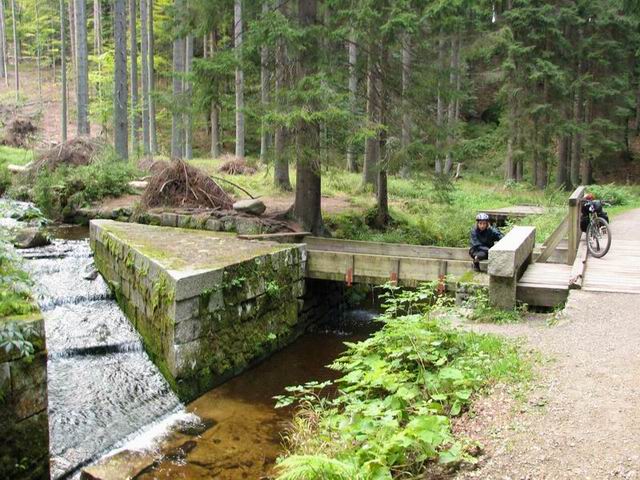 Vodní přemostění