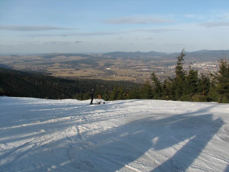 Lehce zledovatělá sjezdovka