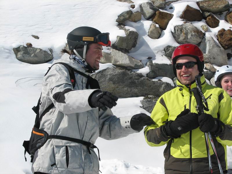 Mokl s Mártym v družném hovoru