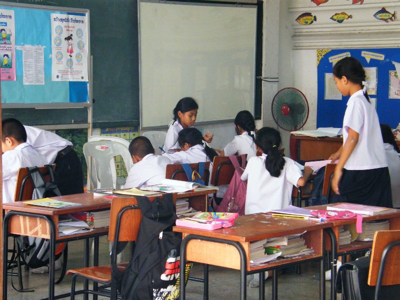 nakouknutí do thajské školy