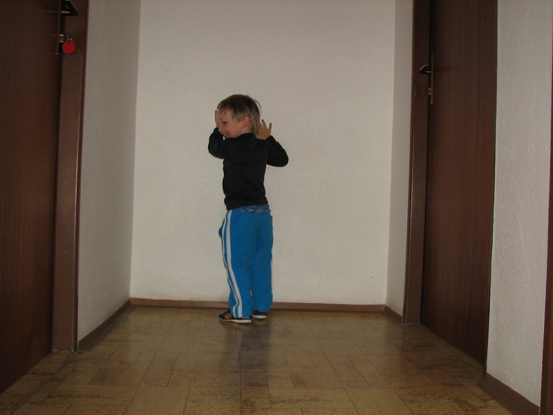 Starej dobrák hraje na schovku