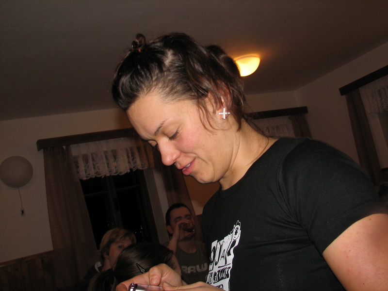 Káča loví zajíčky po telefonu