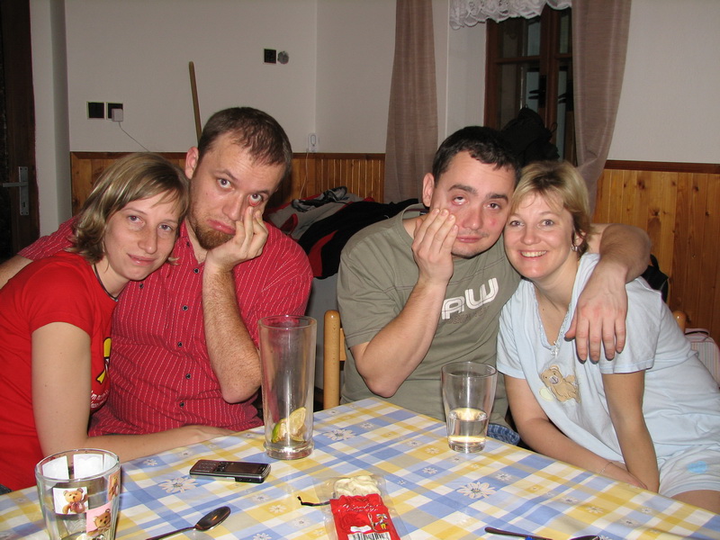 Skupinova bez šipky...smutek na tvářích je patrný