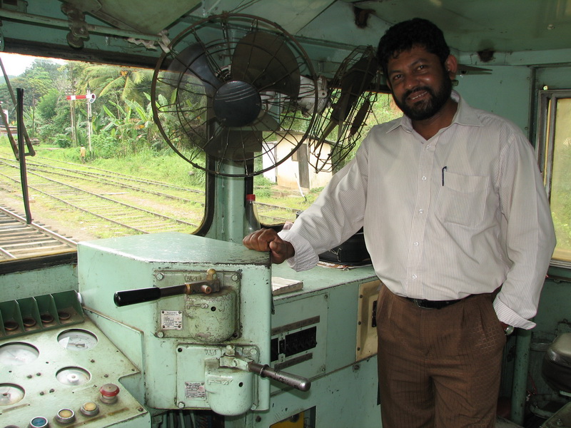 Peradeniya Junction - v lokomotivě se strojvedoucím