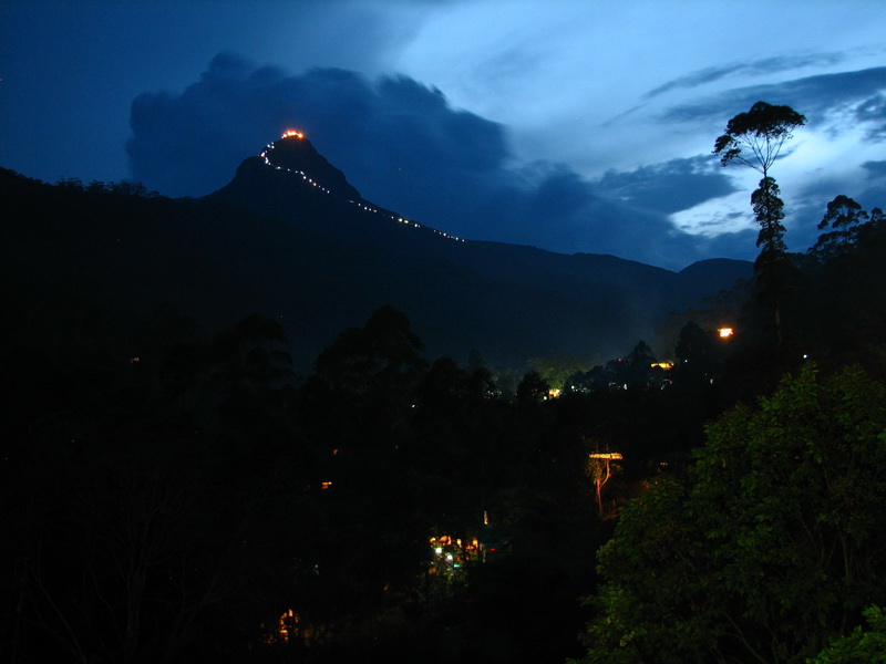 Maskeliya - Adam's Peak v noci