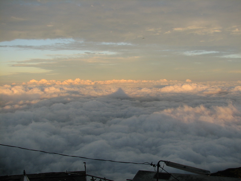 Adam's Peak - odraz v mraku