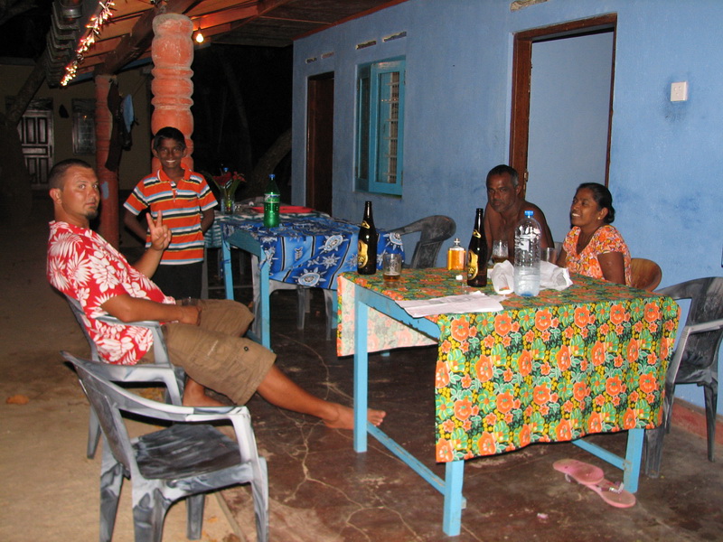 Mirissa - večerní posezení u pivečka