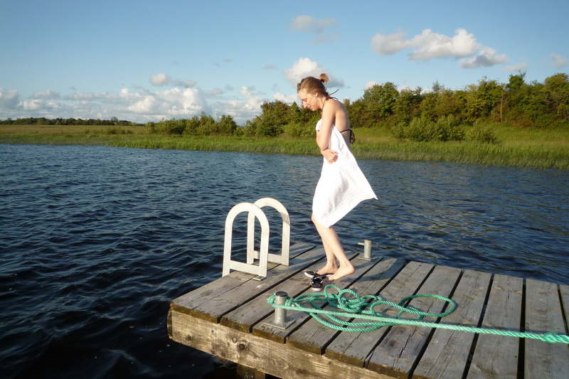 Ivoš se tváří, že půjde do vody