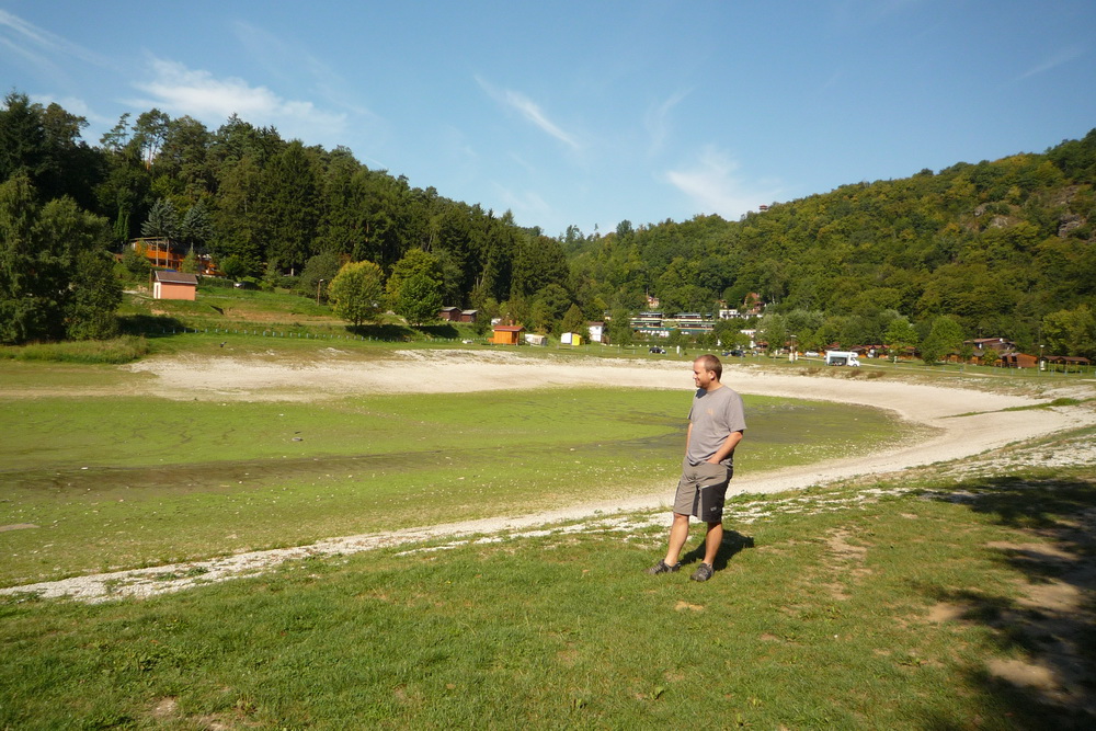 Kemp letos moc nerejžoval