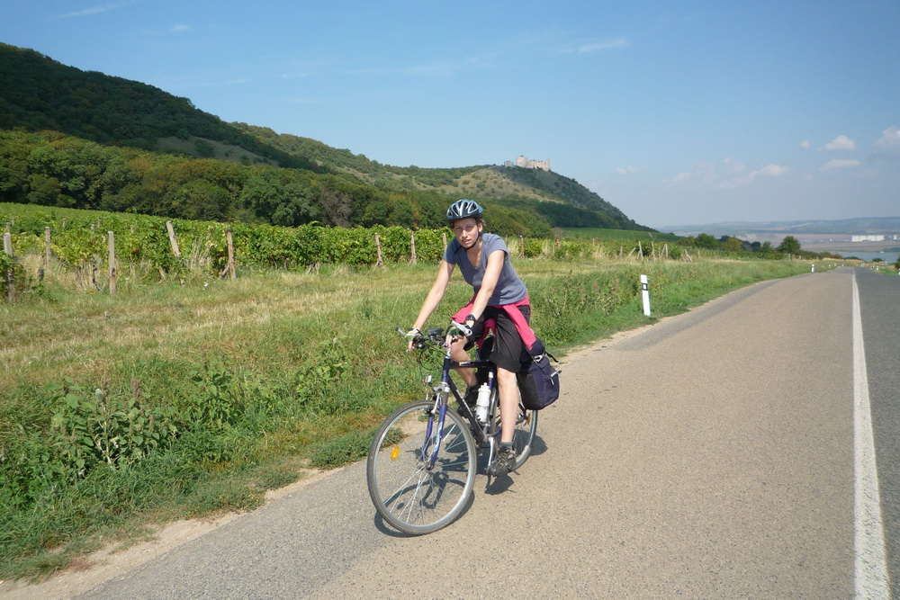 Ivoš jede do kopce nad Pavlovem