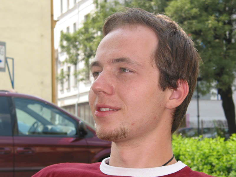 Šipka s kuřecí rolkou v pupču