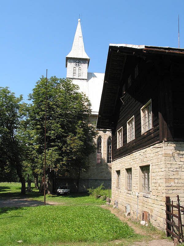 Kostel s farou Staré Hamry