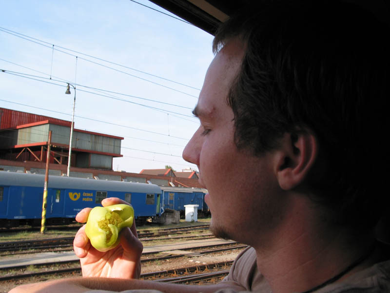 Šipka s pálivou paprikou ve vlaku