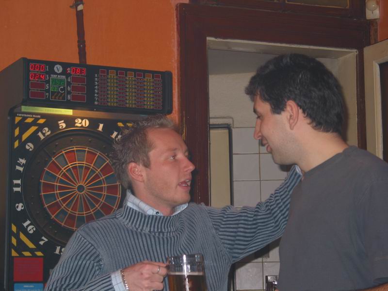 alesio s honzou u šipek