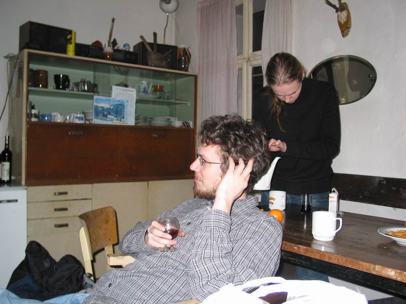 Radovan krade peškovi jeho vši