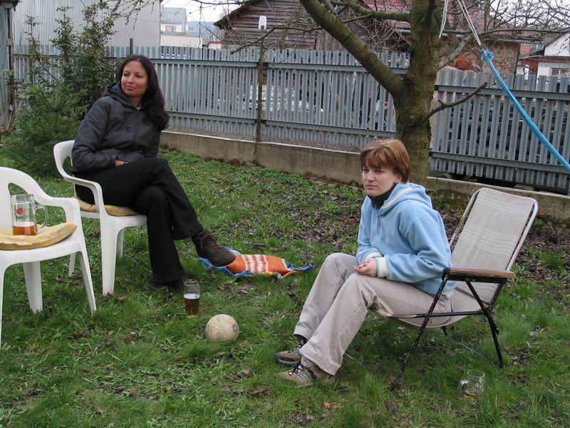 Holkám je asi trochu zima