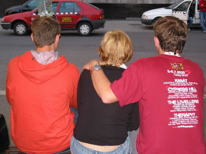 Záda kameňáků a holý cemr