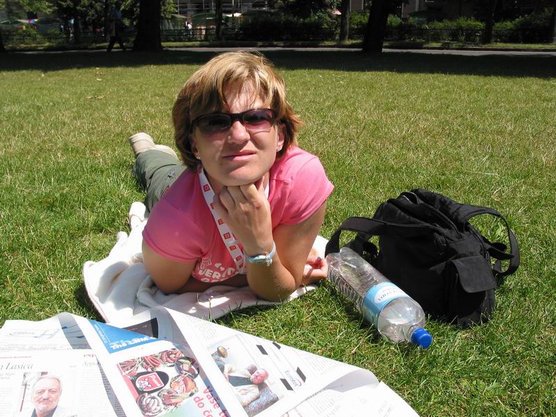 Holčička si vyvaluje špeky