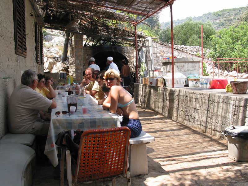 Vínečko před rybama