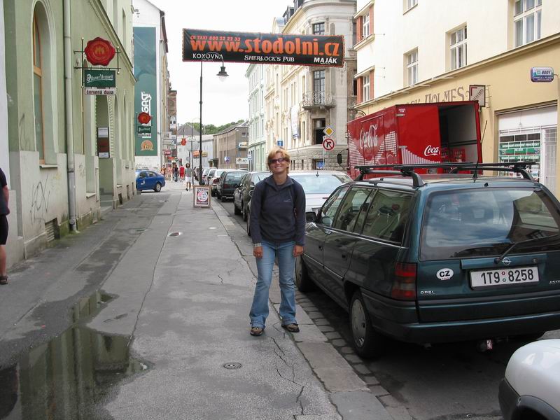 Holčička ve stodolní