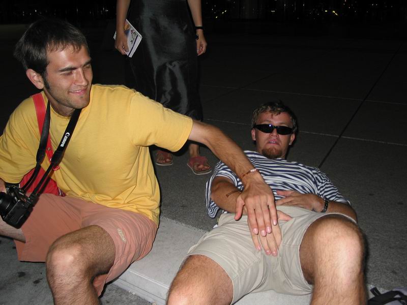 Moklova snaha pohladit rupkův rozkrok nenašla u rupka pochopení.