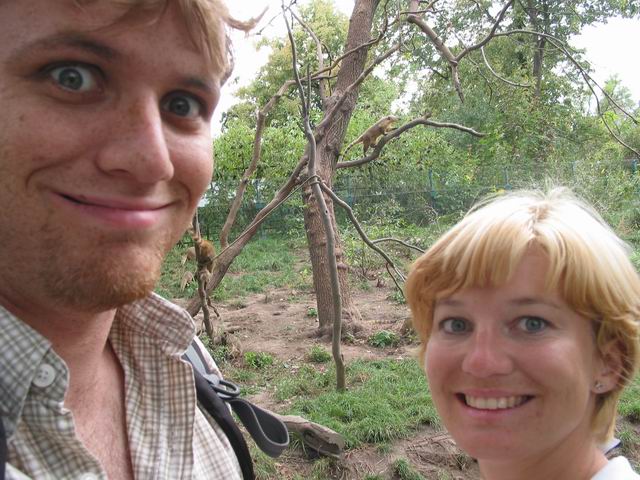 Spokojení návštěvníci pražské zoo