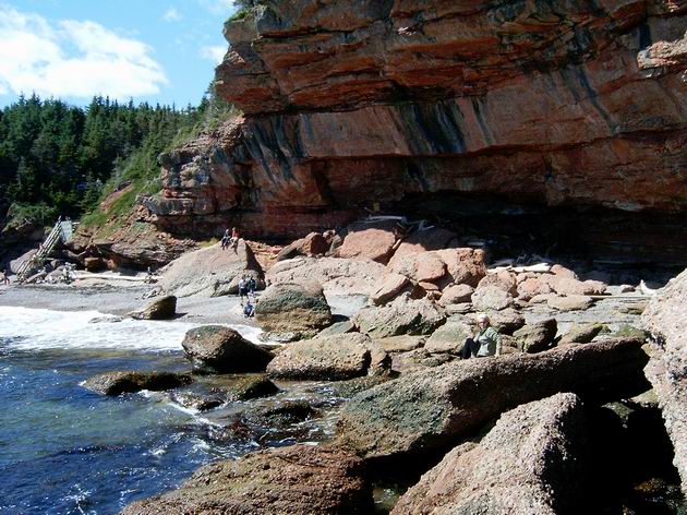 válení se u oceánu