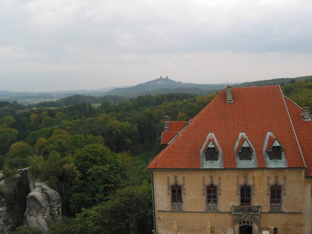 Hrubá skála, trosky...