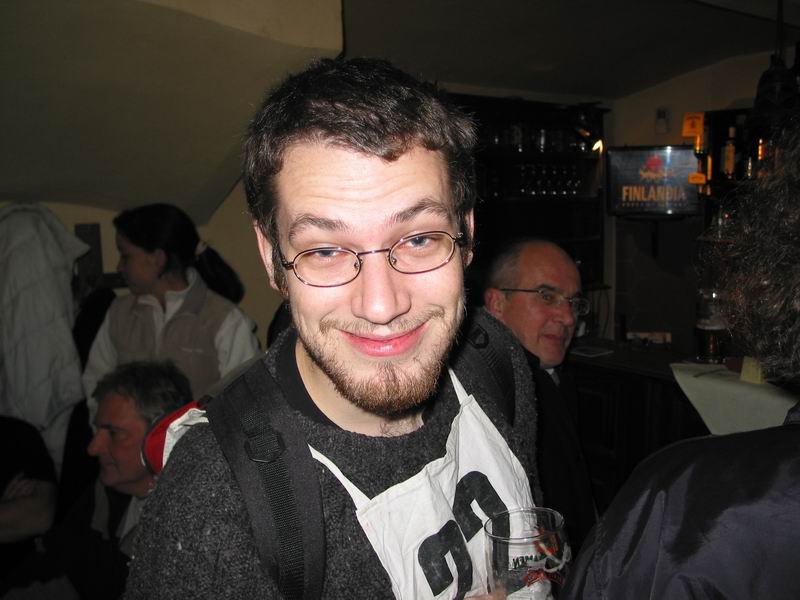 Pejsek už koulí očima