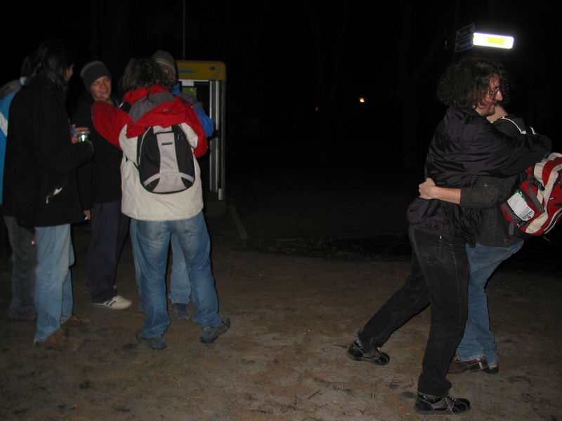 Přátelské pošťuchování části týmu...