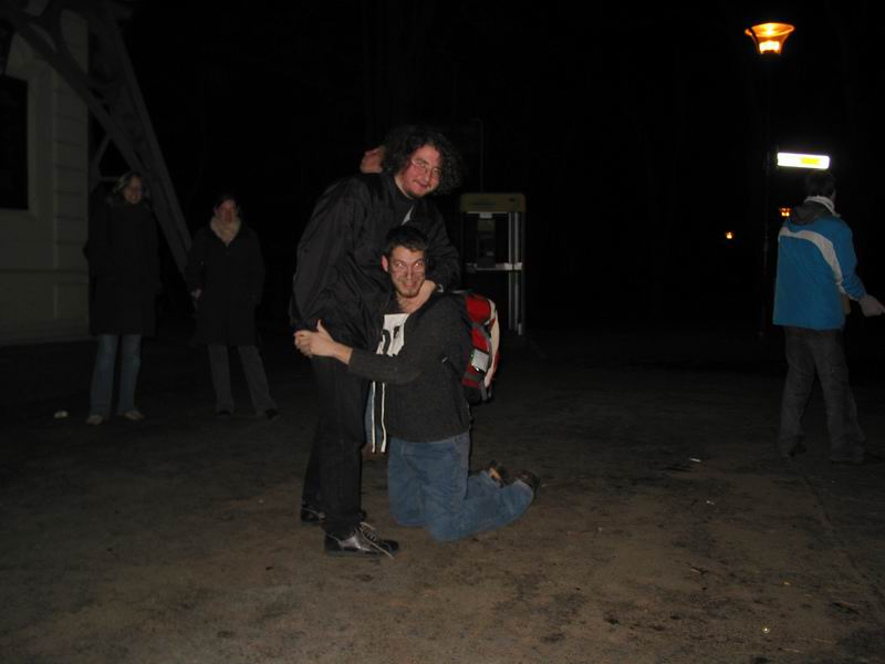 Pejsek vkleče děkuji pivnímu božstvu