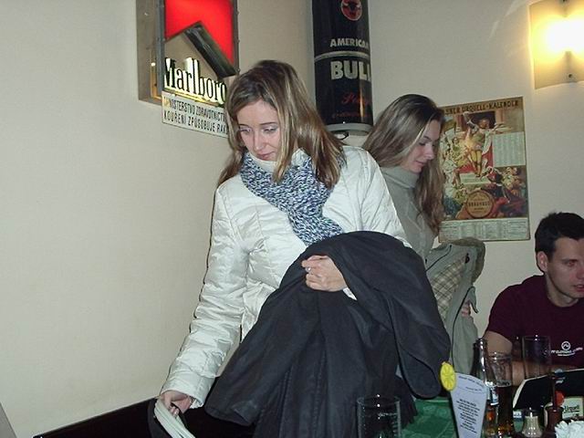 holky ukončují párty