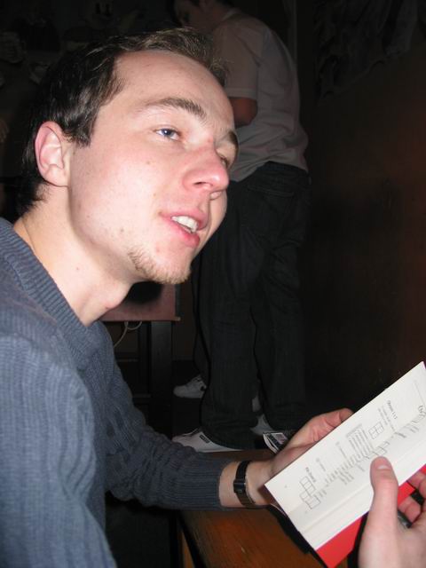 šipka předčítá sirkovou knihu