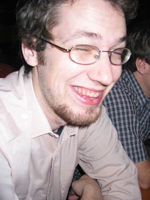 pejsek se směje jak debil