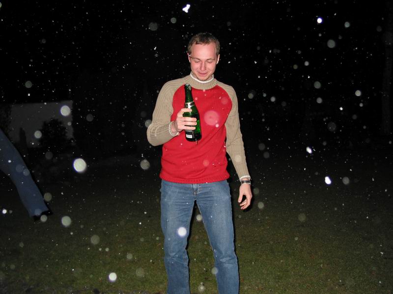 lačný pohled na flašku