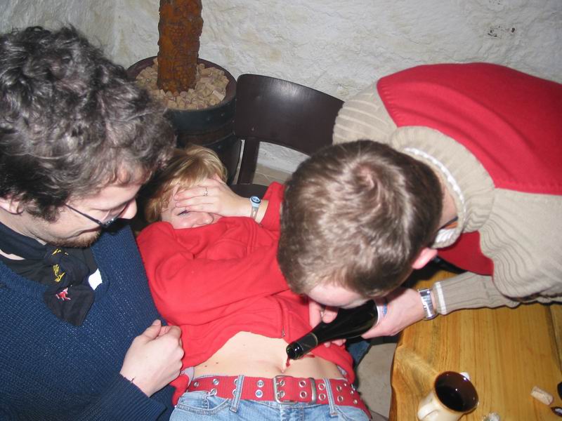 holčička se na to nemůže koukat