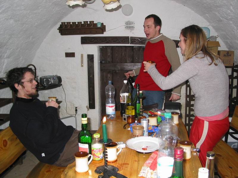 šipka tahá pejska zpátky na parket