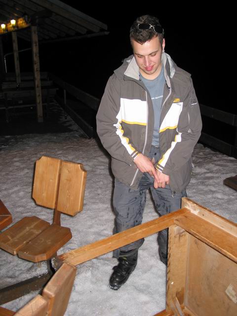 Hašení požáru nábytku