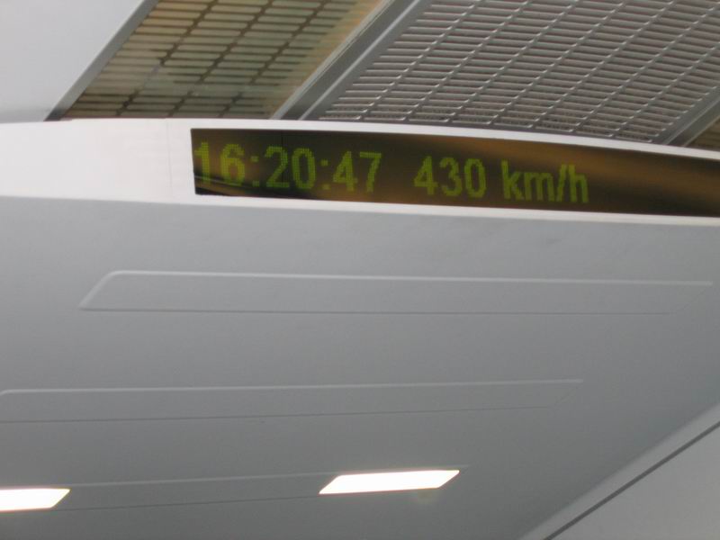 Maglev zrovna frčí 430 km/h