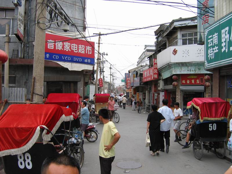 Hutong - Spousta rikšáků
