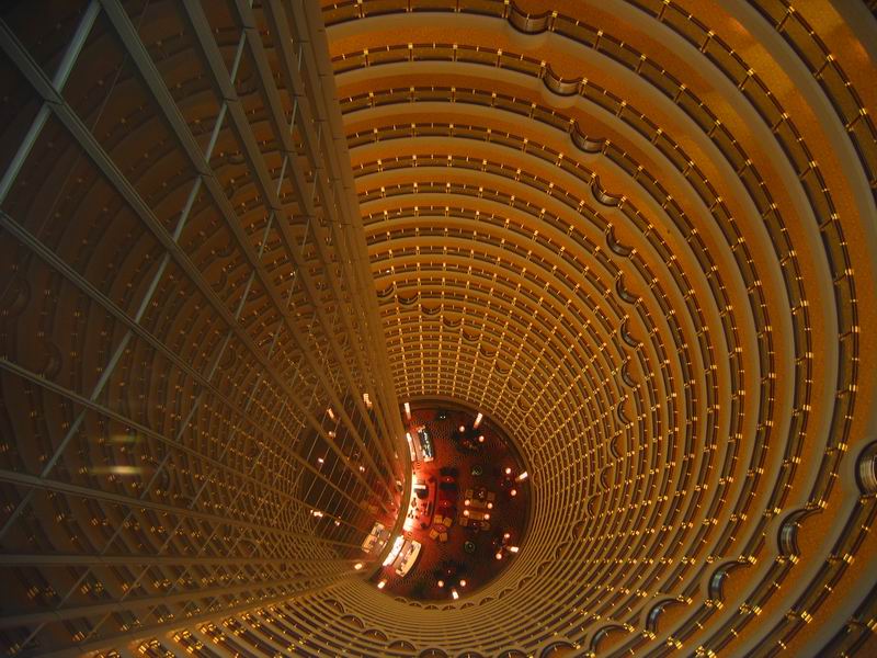 Jin Mao tower - pohled do atria budovy (53. - 87. patro)