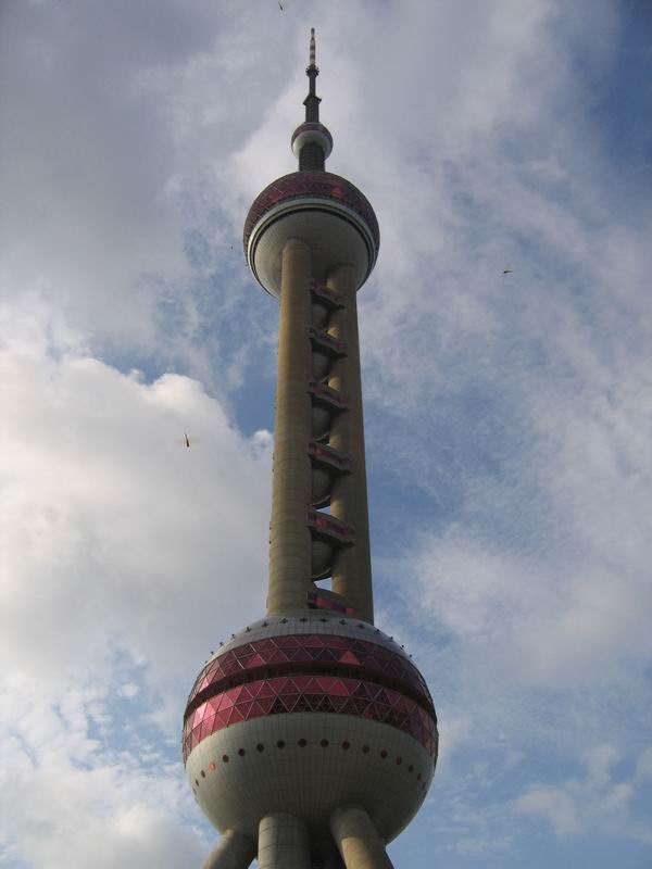 Pearl TV tower a 3 vážky