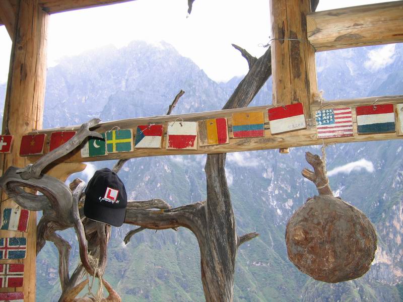 TLG - Half Way GH - skoro naše vlajka