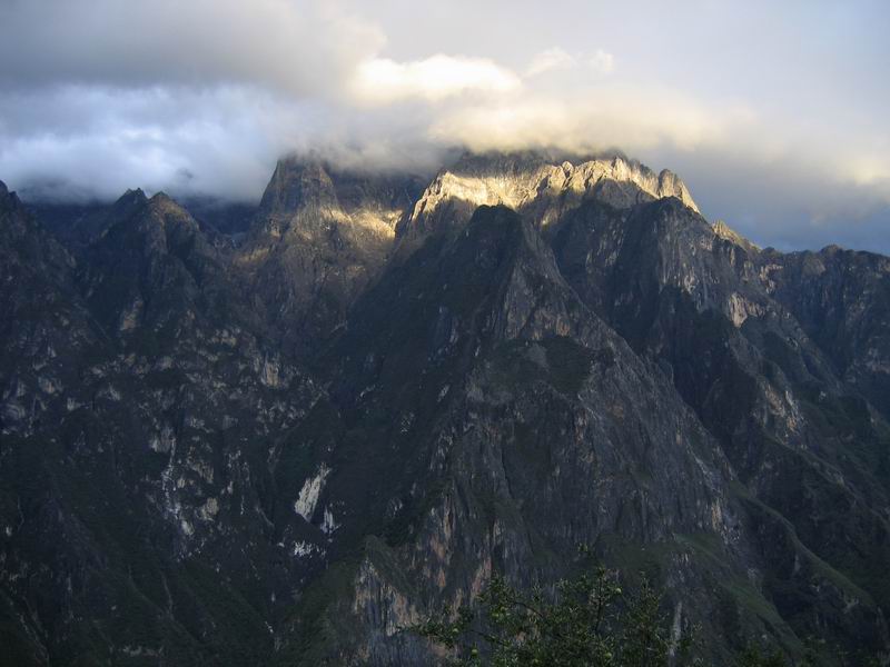 TLG - odraz slunce na skále