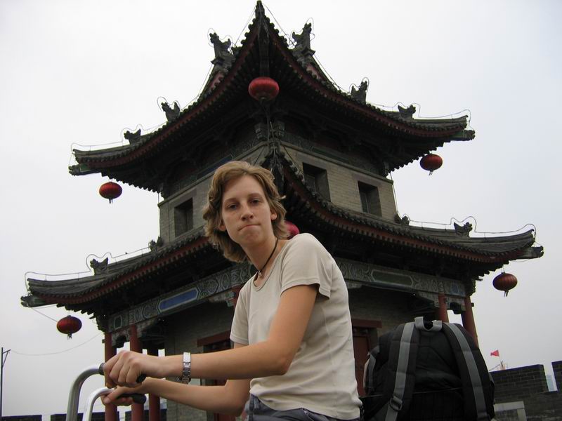 Xian - jízda po hradbách - Ivoš u rohový věže