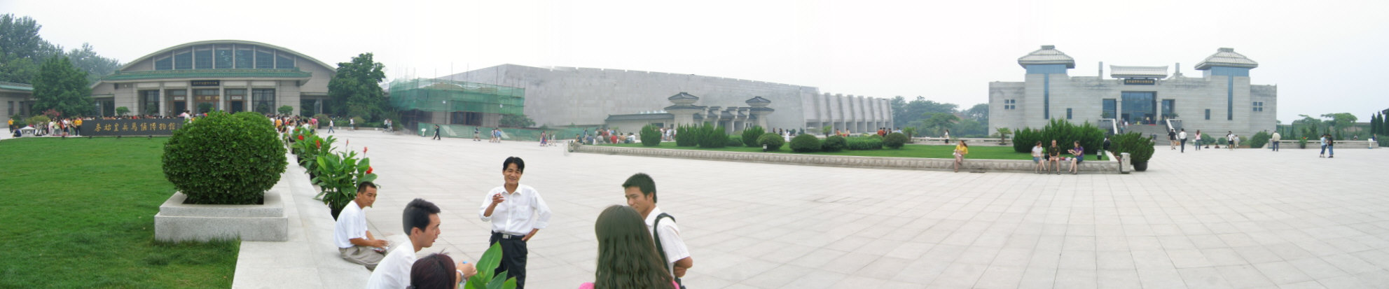 Hliněná armáda - areál s 3 "šachtami" a muzeem