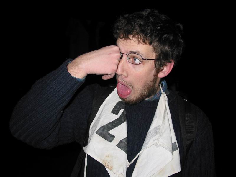 Pejsek si rozbíjí brejle