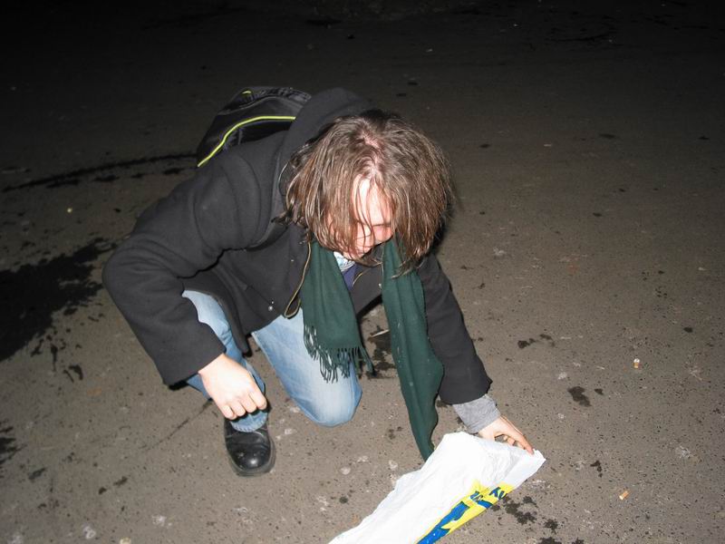 Vlček se jen težce sbírá ze země